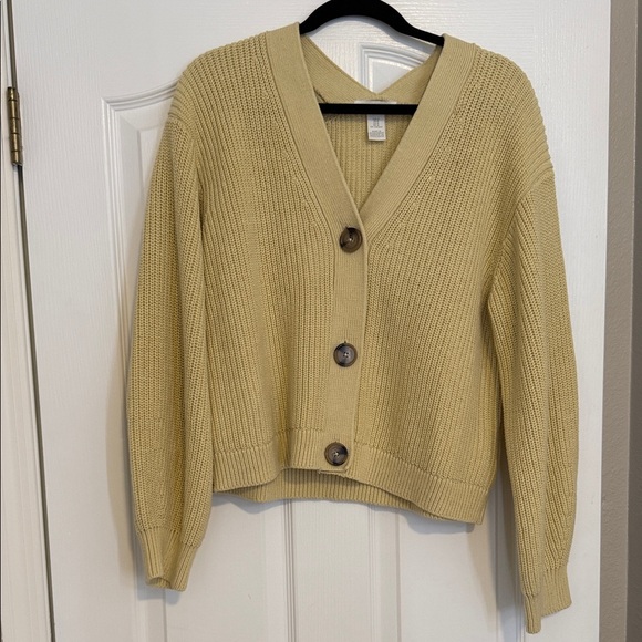 H&M Sweaters - Women's Cropped V-Neck Button Cardigan Sweater - Cream
